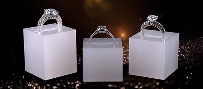 White Acrylic Slotted Block Jewelry Hand Ring Holder
